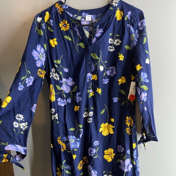 NWT - Picture 1 of 3